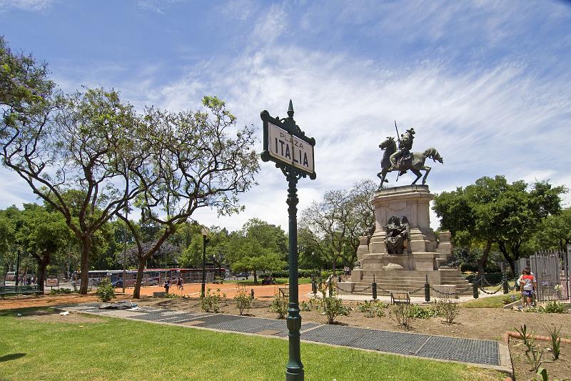 20071201_123433  D2X 4200x2800.jpg - Plaza Italia in barrio Palermo, Buenos Aires, Argentina. Monument to Guiseppe Garibaldi is in background